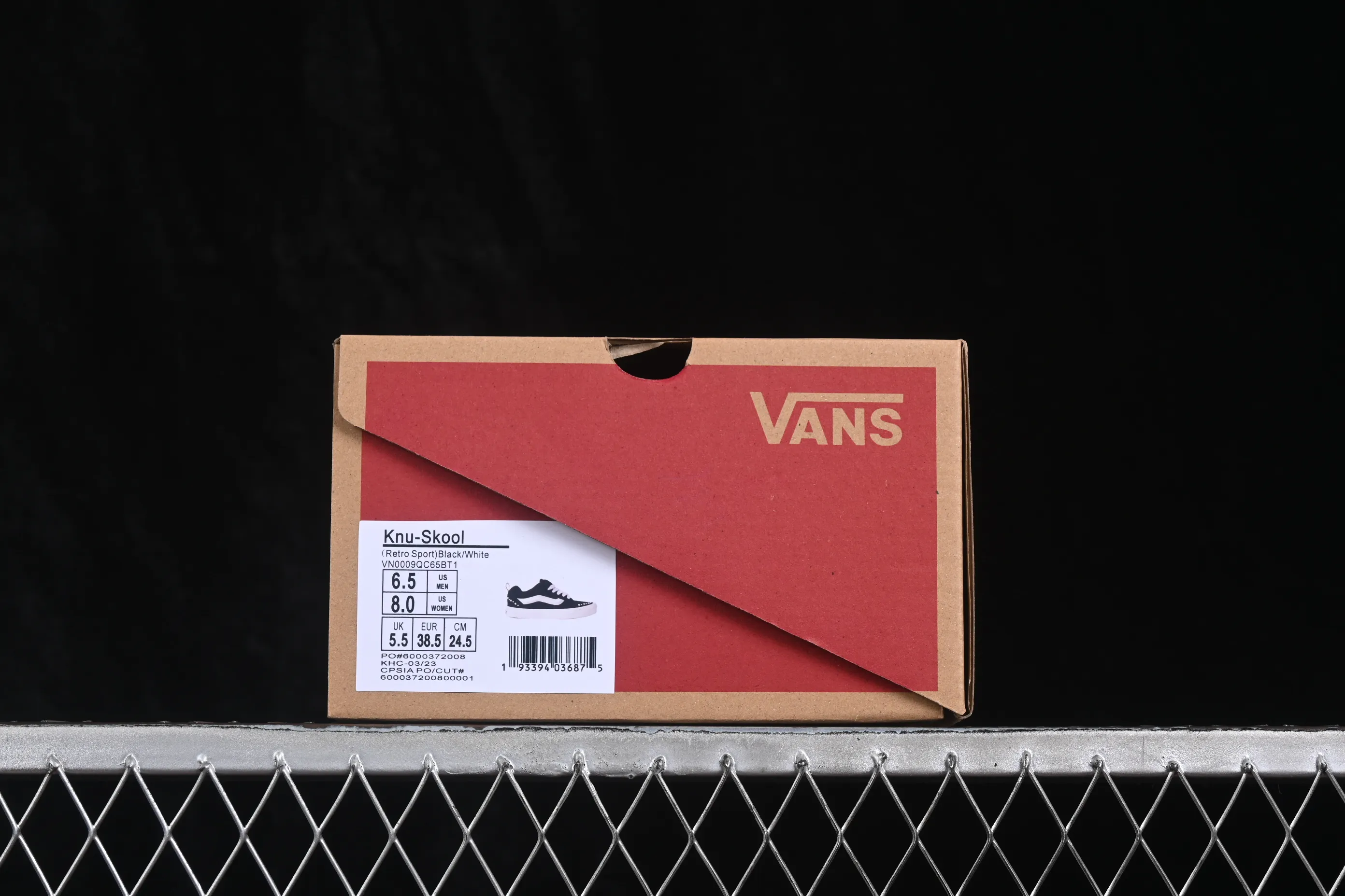 All categories Vans Vans series Vans Low Vans Knu Skool Vans low-top casual skateboard shoes VN0009QC65BT1